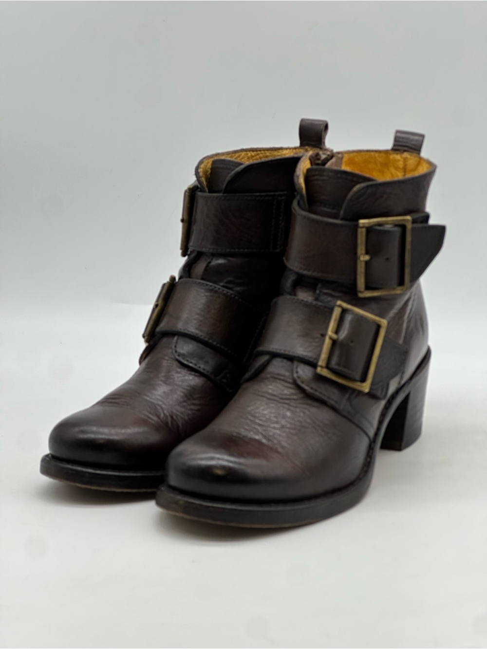 Frye Sabrina Boots. Size 9 - Picture 3 of 9